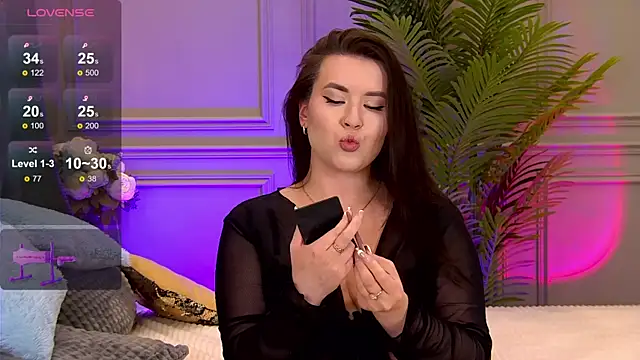 TrishaWinslet online show from February 10, 9:14 am