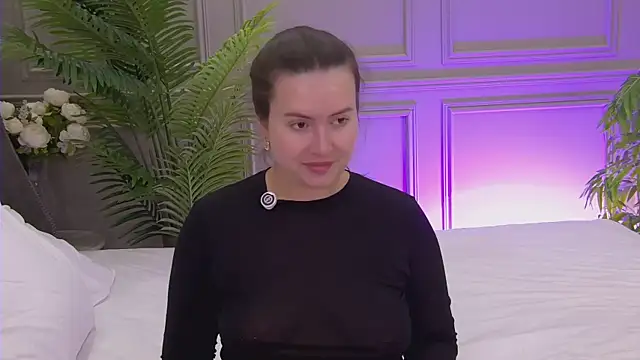 TrishaWinslet online show from November 23, 5:07 am