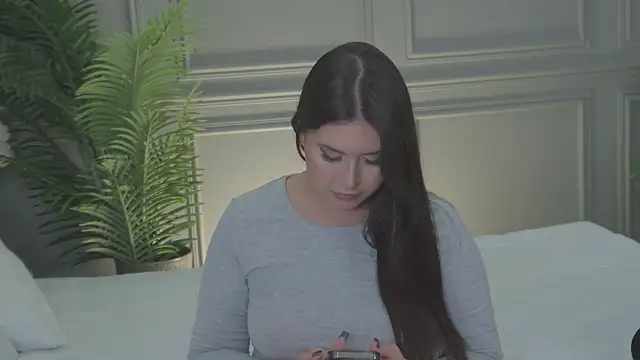 TrishaWinslet online show from November 27, 5:42 am