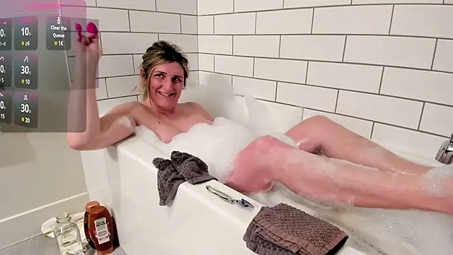 Snapshot of ImLeanneLawson chatting on February 17, 5:14 am ImLeanneLawson online show from February 17, 5:14 am