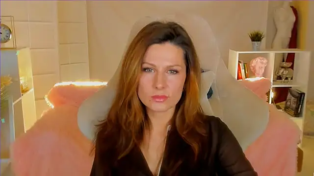 Snapshot of April_o_Nill chatting on February 5, 11:55 am April o Nill online show from February 5, 11:55 am