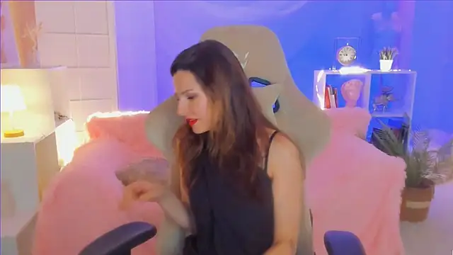 Snapshot of April_o_Nill chatting on February 25, 4:10 pm April o Nill online show from February 25, 4:10 pm