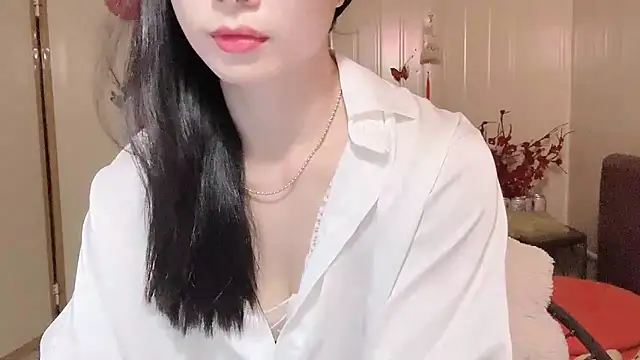 Snapshot of LinhChi_9x chatting on July 1, 2:35 am LinhChi 9x online show from July 1, 2:35 am