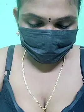 Snapshot of malliga98 chatting on February 10, 5:52 pm malliga98 online show from February 10, 5:52 pm