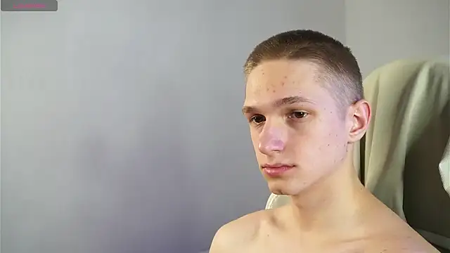 dustyn fox online show from March 1, 1:00 am