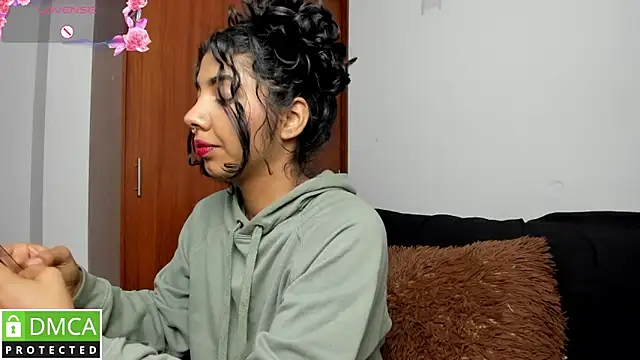 Snapshot of jasmine_bunny_ chatting on February 17, 11:13 am jasmine bunny  online show from February 17, 11:13 am