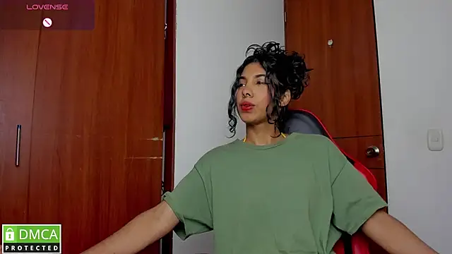 Snapshot of jasmine_bunny_ chatting on October 30, 12:12 am jasmine bunny  online show from October 30, 12:12 am