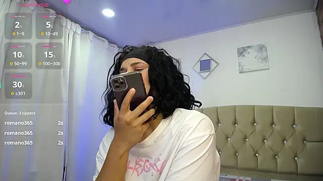 zoe alanaa online show from March 10, 1:23 am