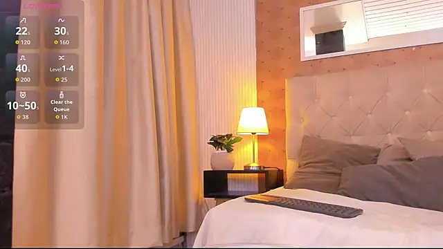 zoe alanaa online show from October 19, 8:15 am