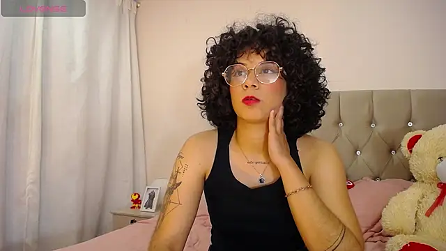 zoe alanaa online show from October 22, 11:37 pm