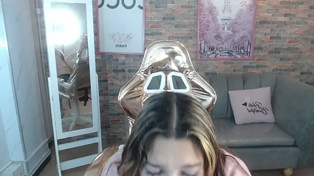 Laurita b online show from January 3, 7:50 pm