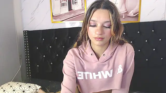 Laurita b online show from January 15, 3:50 pm