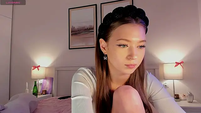 diana nier online show from November 30, 7:18 pm