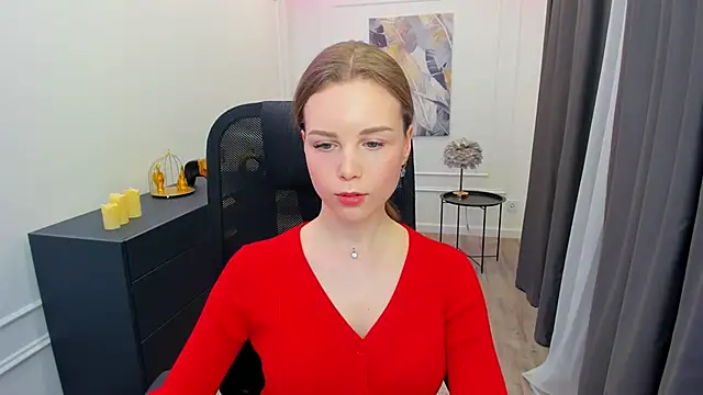 MileyWings online show from March 15, 12:55 pm