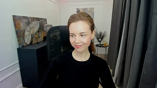 MileyWings online show from April 20, 11:24 am