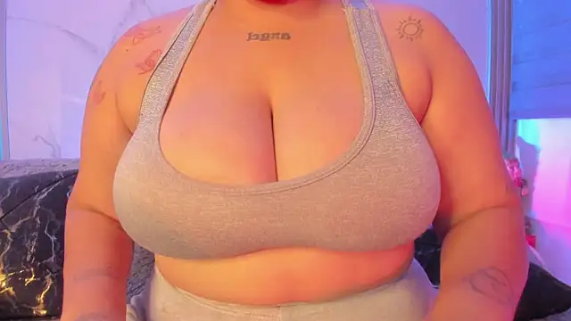 dayan silva  online show from February 21, 12:00 am