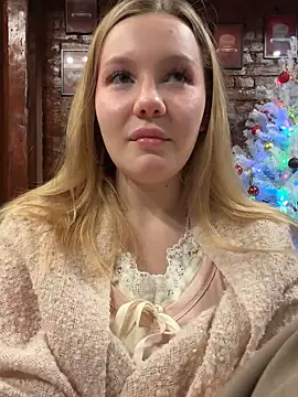Snapshot of AliceMorr chatting on December 27, 7:08 am AliceMorr online show from December 27, 7:08 am