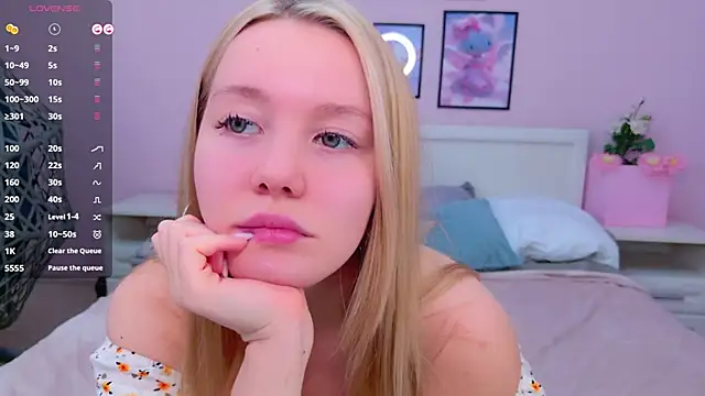 Snapshot of AliceMorr chatting on January 24, 2:30 pm AliceMorr online show from January 24, 2:30 pm