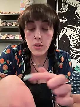 ThicBunz online show from December 17, 11:22 pm