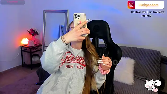 Piinkpandora online show from March 7, 9:27 pm