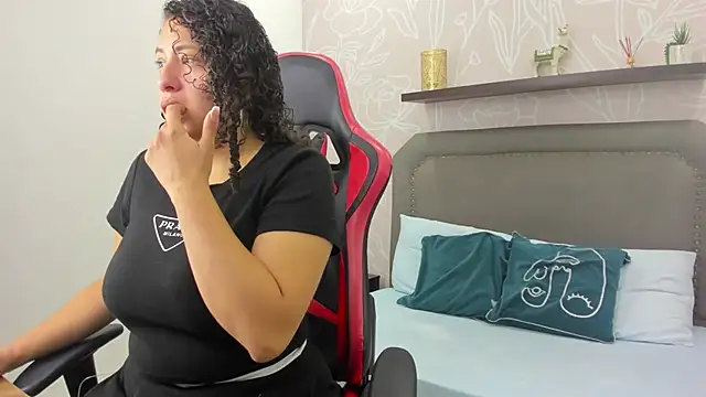 aixa 15 online show from September 17, 12:18 pm