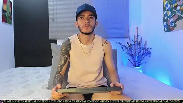 Snapshot of Tylergiuseppe_ chatting on February 11, 10:07 pm Tylergiuseppe  online show from February 11, 10:07 pm
