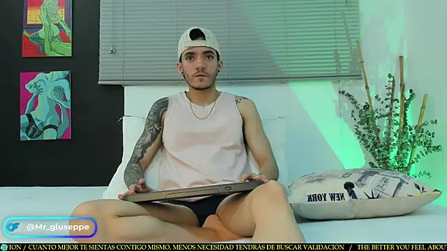 Snapshot of Tylergiuseppe_ chatting on March 18, 8:15 pm Tylergiuseppe  online show from March 18, 8:15 pm