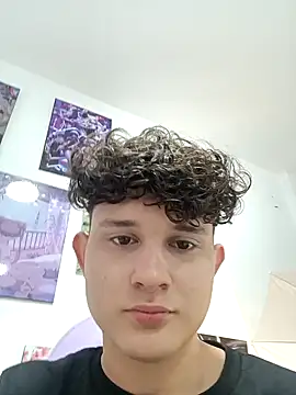 Snapshot of Nathan_Bluee chatting on December 18, 12:40 pm Nathan Bluee online show from December 18, 12:40 pm