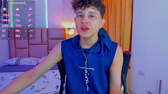 Snapshot of Nathan_Bluee chatting on February 20, 2:13 pm Nathan Bluee online show from February 20, 2:13 pm