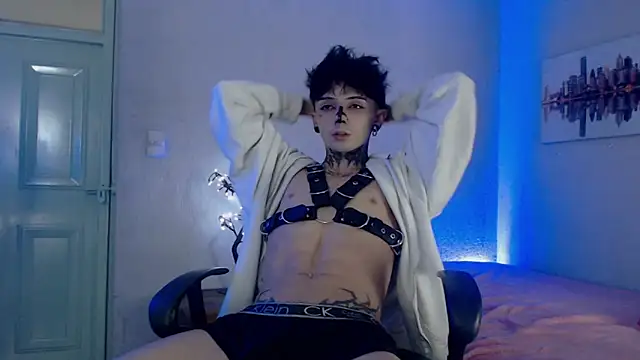 Snapshot of Andy_bapho chatting on December 6, 6:39 pm Andy bapho online show from December 6, 6:39 pm