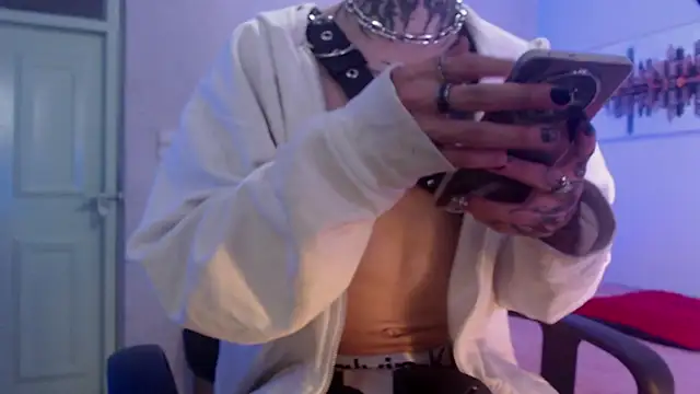 Snapshot of Andy_bapho chatting on December 27, 2:43 pm Andy bapho online show from December 27, 2:43 pm