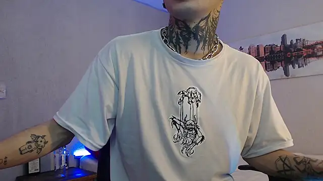 Snapshot of Andy_bapho chatting on January 8, 3:17 pm Andy bapho online show from January 8, 3:17 pm