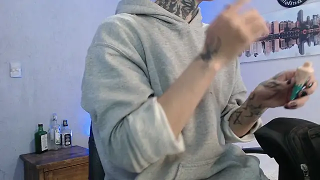 Snapshot of Andy_bapho chatting on January 22, 2:46 pm Andy bapho online show from January 22, 2:46 pm