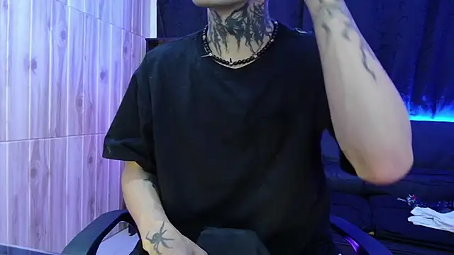 Snapshot of Andy_bapho chatting on February 22, 2:08 pm Andy bapho online show from February 22, 2:08 pm