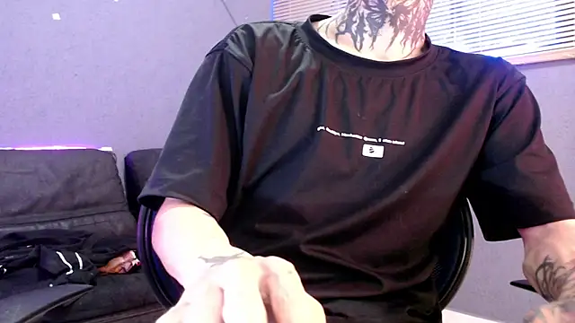 Snapshot of Andy_bapho chatting on September 28, 3:06 pm Andy bapho online show from September 28, 3:06 pm