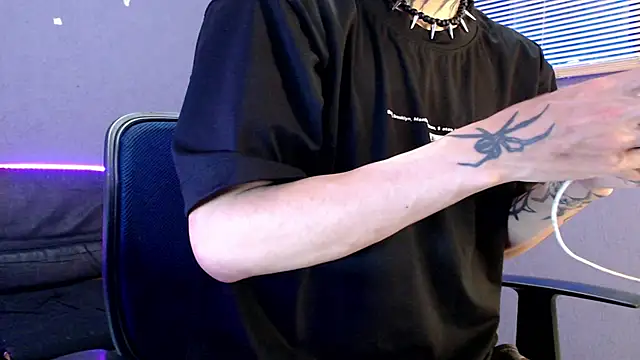 Snapshot of Andy_bapho chatting on October 11, 4:01 am Andy bapho online show from October 11, 4:01 am