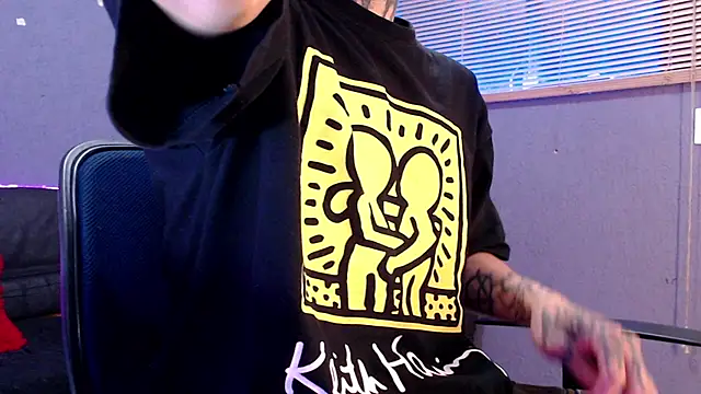 Snapshot of Andy_bapho chatting on October 15, 2:28 pm Andy bapho online show from October 15, 2:28 pm