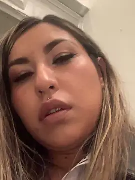 Snapshot of Khalyk_G chatting on December 7, 4:42 am Khalyk G online show from December 7, 4:42 am