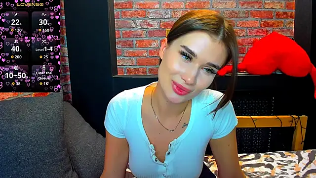 UrJoyy online show from December 3, 5:00 pm