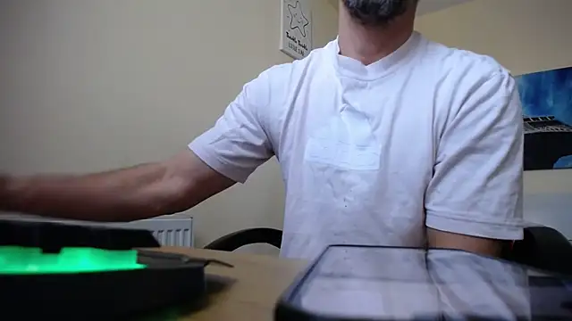 amydamarw online show from April 6, 5:41 am