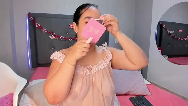 emma lye online show from April 17, 8:45 pm