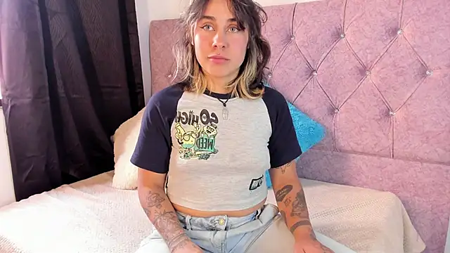 riley colors online show from January 29, 8:46 pm