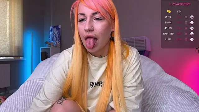 Snapshot of Tanya_Acid chatting on April 21, 9:04 am Tanya Acid online show from April 21, 9:04 am