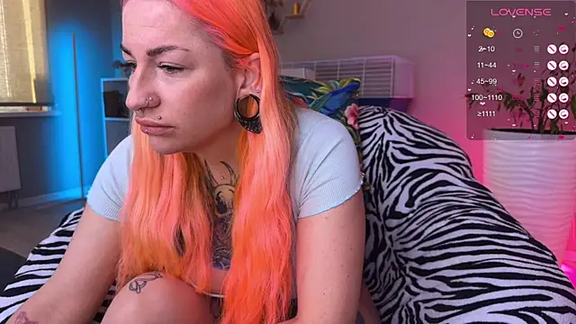 Snapshot of Tanya_Acid chatting on April 28, 4:50 am Tanya Acid online show from April 28, 4:50 am