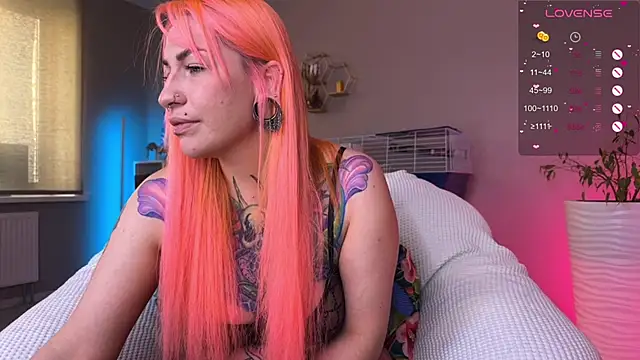 Snapshot of Tanya_Acid chatting on May 9, 5:45 am Tanya Acid online show from May 9, 5:45 am