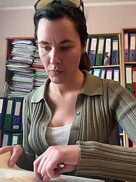 Snapshot of Sara_darling chatting on March 12, 11:42 am Sara darling online show from March 12, 11:42 am