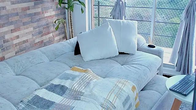 Snapshot of zaiin_diesel chatting on December 17, 11:28 am zaiin diesel online show from December 17, 11:28 am