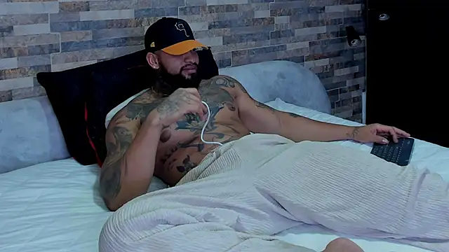 Snapshot of zaiin_diesel chatting on February 6, 1:38 am zaiin diesel online show from February 6, 1:38 am