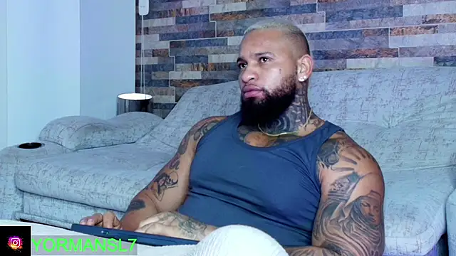 Snapshot of zaiin_diesel chatting on October 17, 11:02 am zaiin diesel online show from October 17, 11:02 am