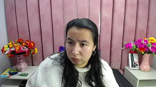 NaomyPrinces online show from December 3, 1:21 pm